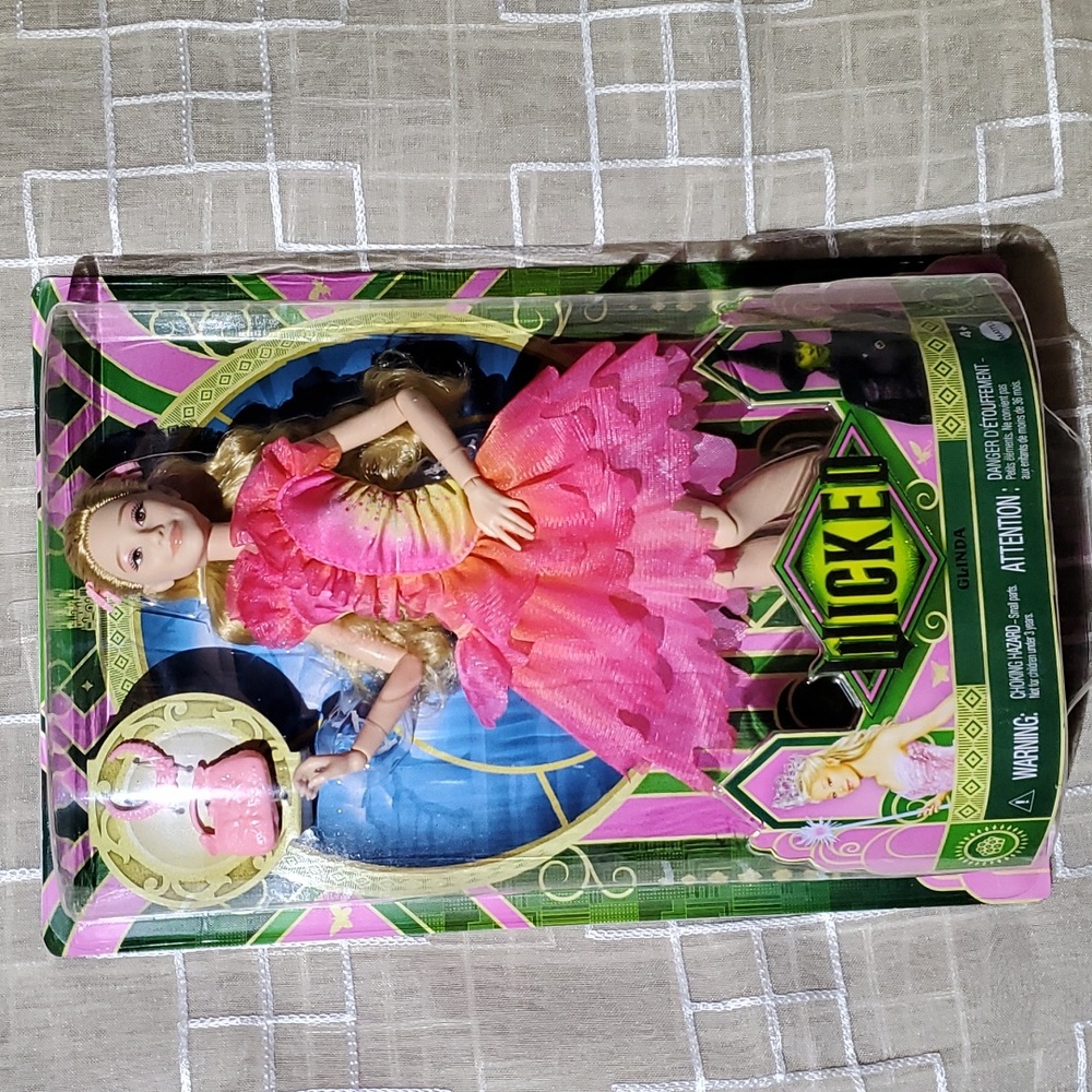 Glinda Doll‎ from Wicked - Picture 2 of 14